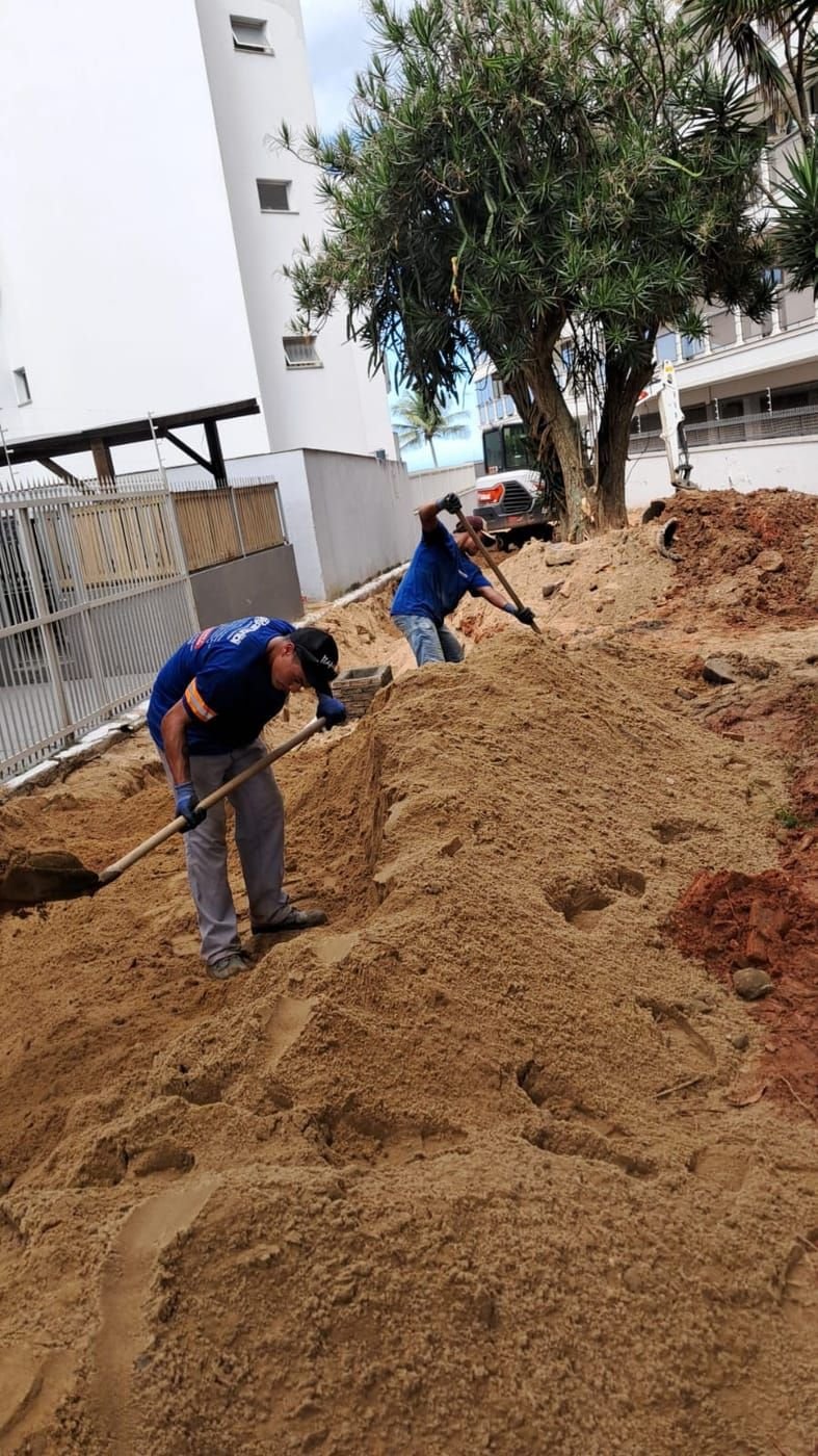 Equipe da Malacarne Engenharia executando serviços em campo